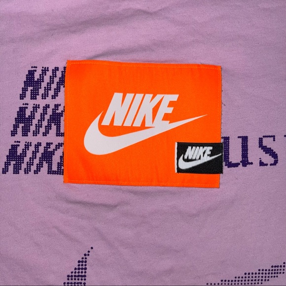 Nike T-Shirt - Picture 3 of 5